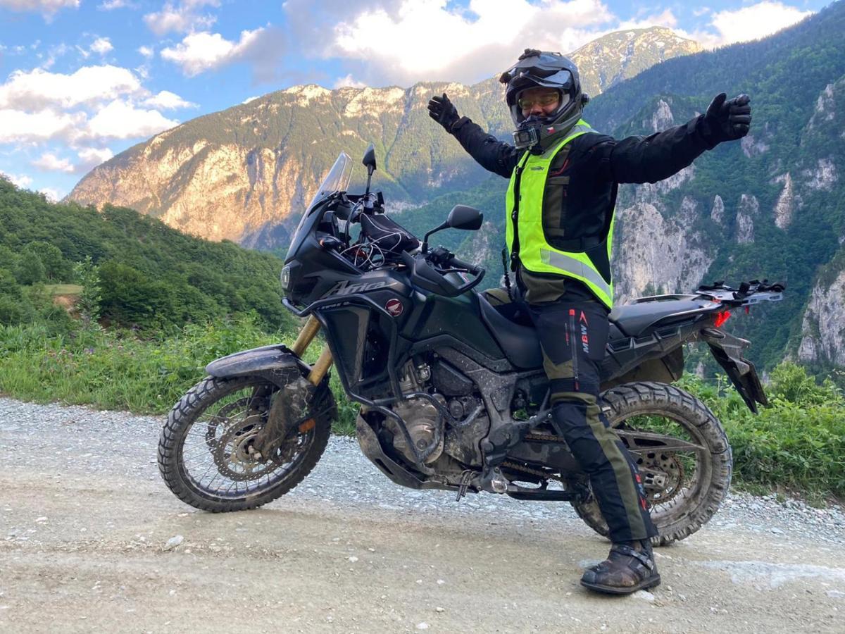 페야 Peaks Of The Ballkans Tour 호스텔 외부 사진
